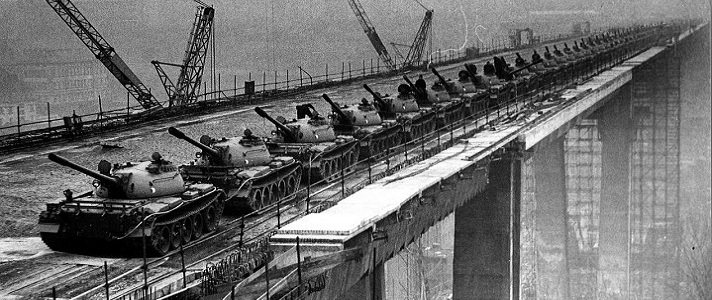 45 let mostu s kolejovou dráhou