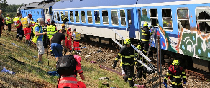 VLAK 2017: Simulovaná srážka vlaků prověřila nejen záchranáře