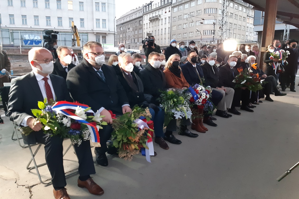 Na Masarykově nádraží se uctila památka obětí holocaustu