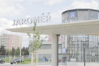 Jaroměř získala nový terminál i nádraží